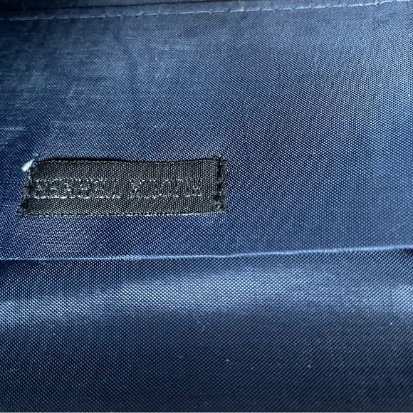 Black rose, pleated design crossbody bag - Picture 13 of 16